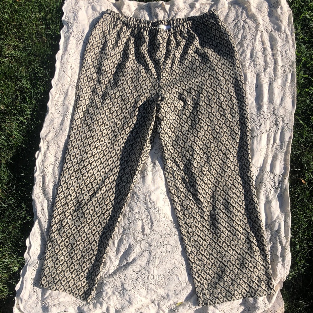 Appleseed’s Geometric DiamondPrinted Palazzo Pants - Picture 2 of 7